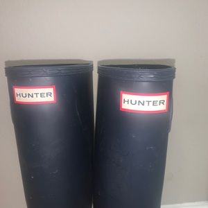 Tall matte navy HUNTER boots